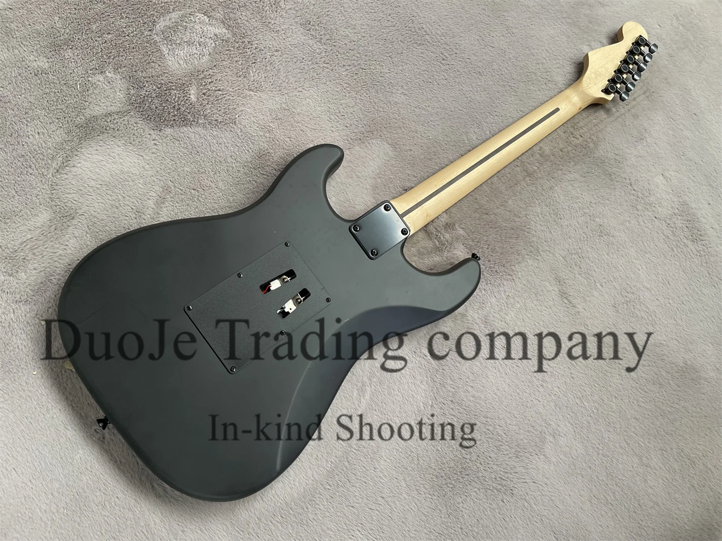 Matte black electric guitar Tremolo Bridge SSH pickup Black guard 6-string guitar Maple neck basswood body