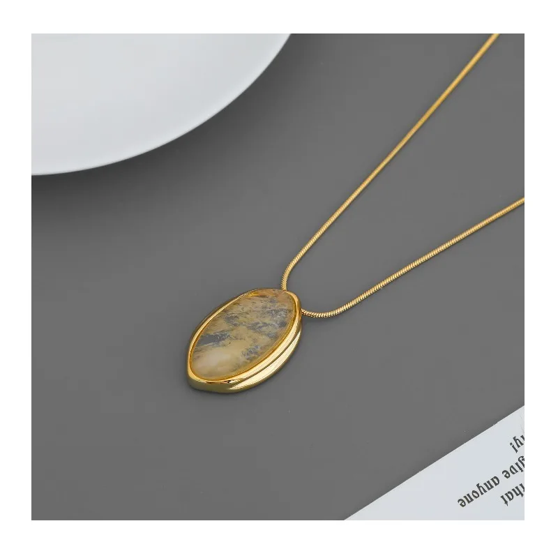 

* Home Crystal Smudge Pendant Necklace Doudou Same French Light Luxury Niche Adjustable Long Snake Bone Chain
