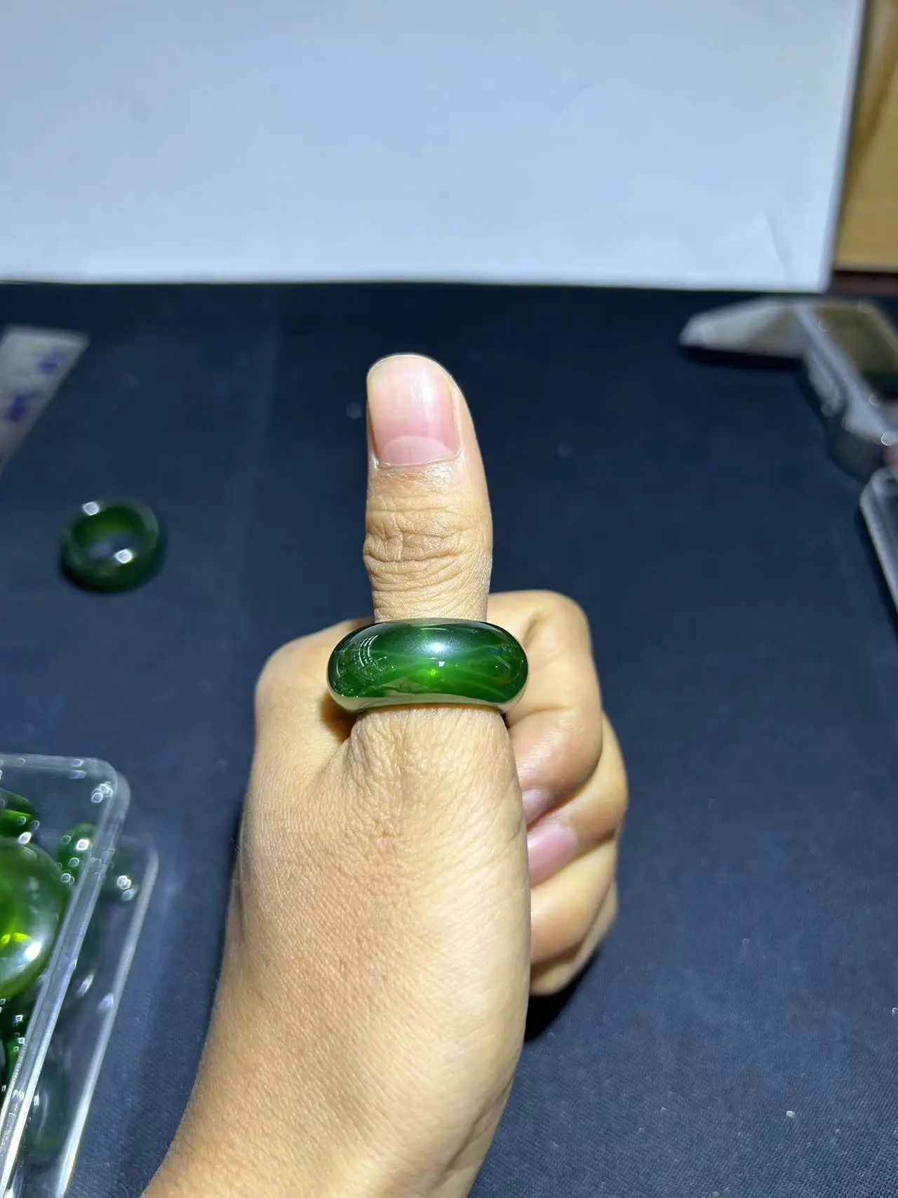 Emerald ring finger emerald ring men's and women's ring tail ring finger ring new hardness 9 can be drilled pen solid color