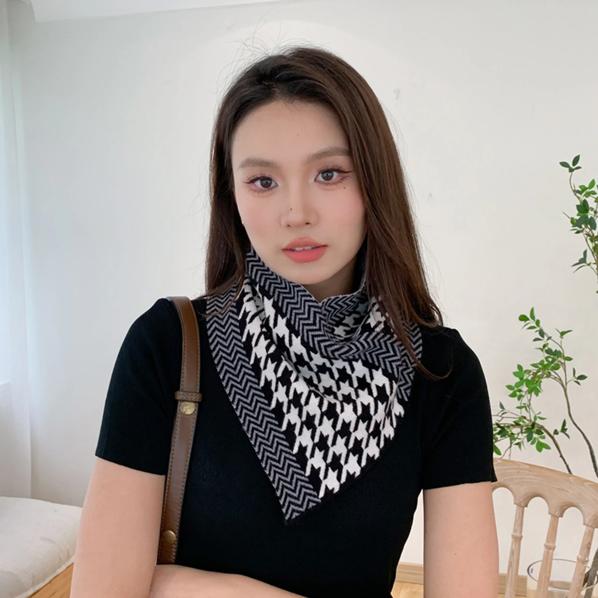 Korean Triangle Scarf Plaid Neckerchief For Female Allmatch Lady Outdoor Neck Guarf Collar Winter Warm Scarf Neck Cover