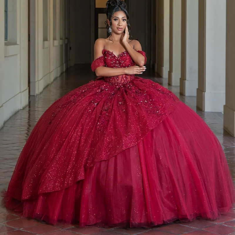 Rote glänzende Quinceanera-Kleider, schulterfrei, Applikation, Spitze, Perlenstickerei, Kristallschleife, Tüll, Korsett, Party, Geburtstag, süßes 16-Kleid