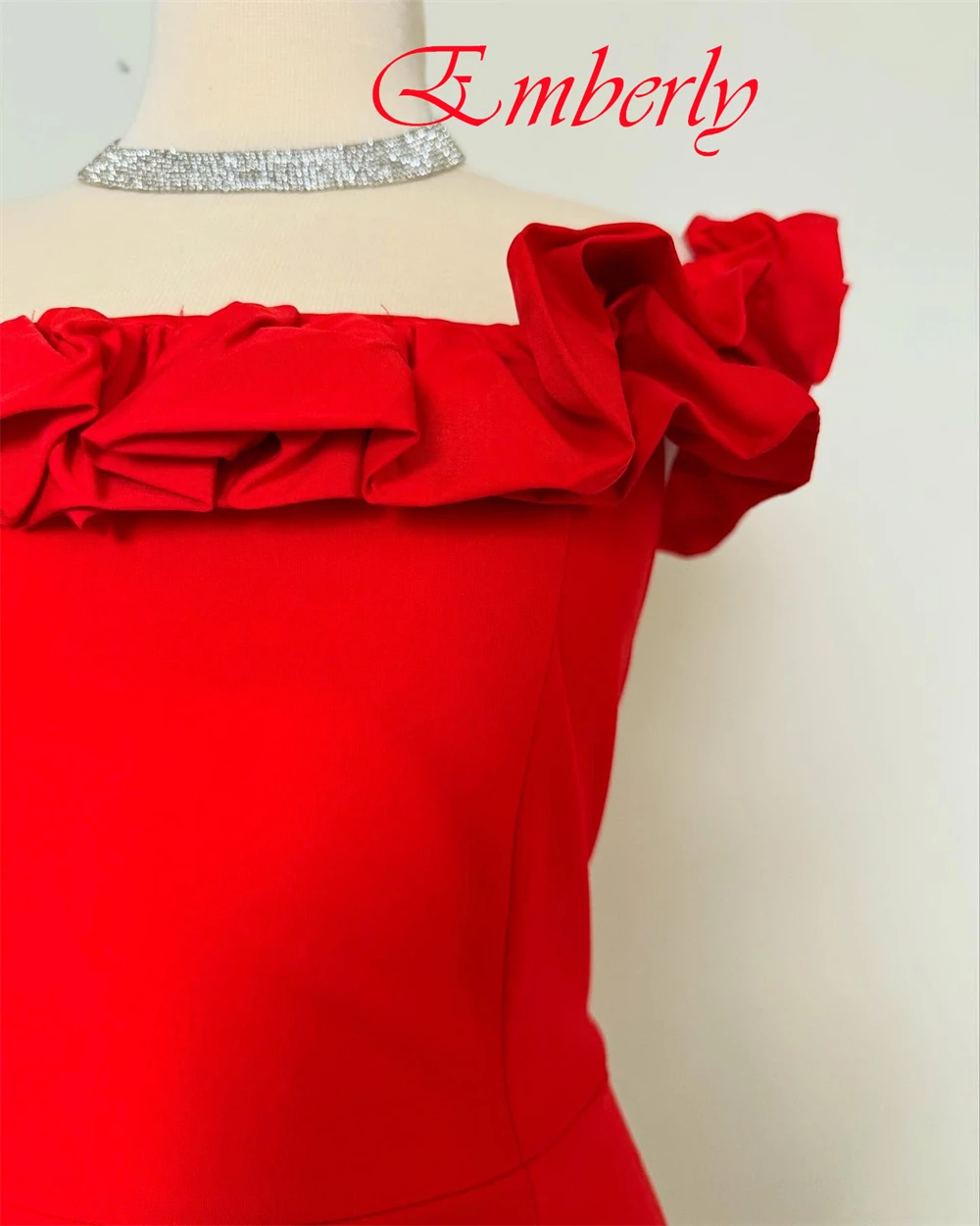 Customized Classic Straight Evening Dress Boat Neck Off the Shoulder  Exquisite Special Occasion Gowns Sweep Train Boat Neck