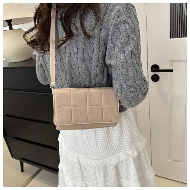 Simple Stylish Women Felt Crossbody Bag Leisure Small Square Bag 2024 Trendy Checkered Shoulder Bag Trend Female Flap Handbag