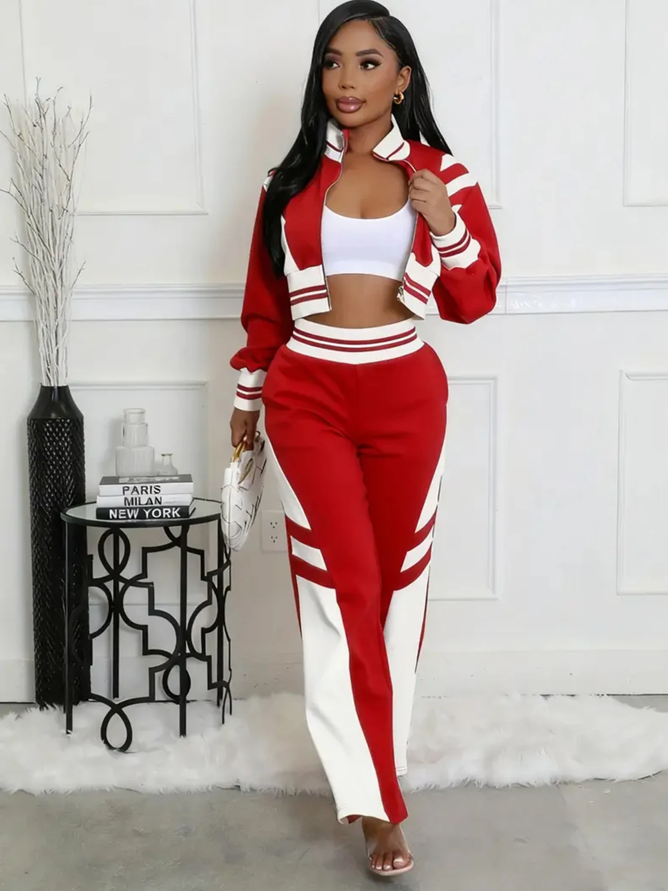 Nowy damski dwuczęściowy zestaw sportowy i rekreacyjny z blokami kolorów, bluza z długim rękawem zapinana na zamek i spodnie o dopasowanym kroju, możliwość prania w pralce.