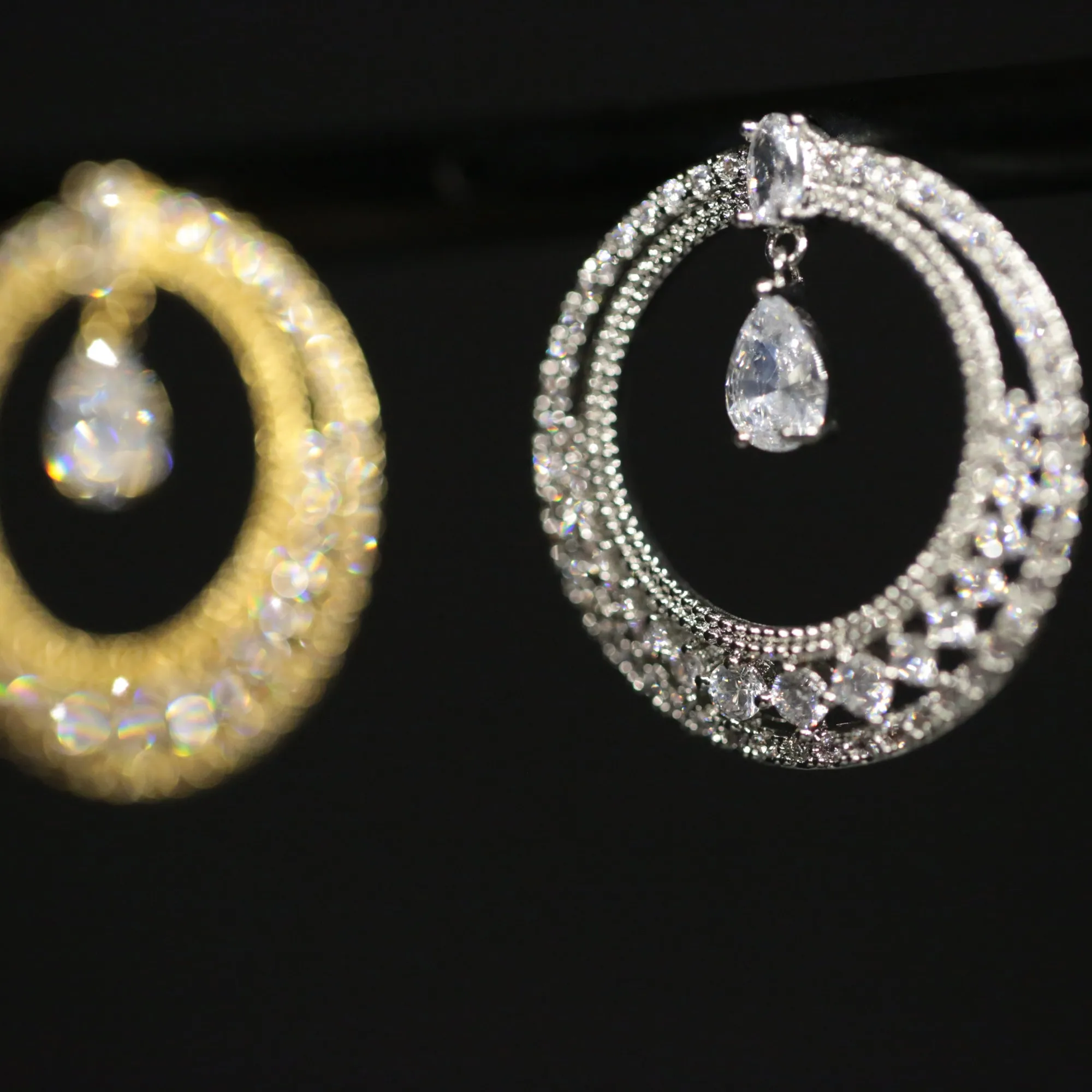 Round-shaped smart and elegant Indian design women earrings