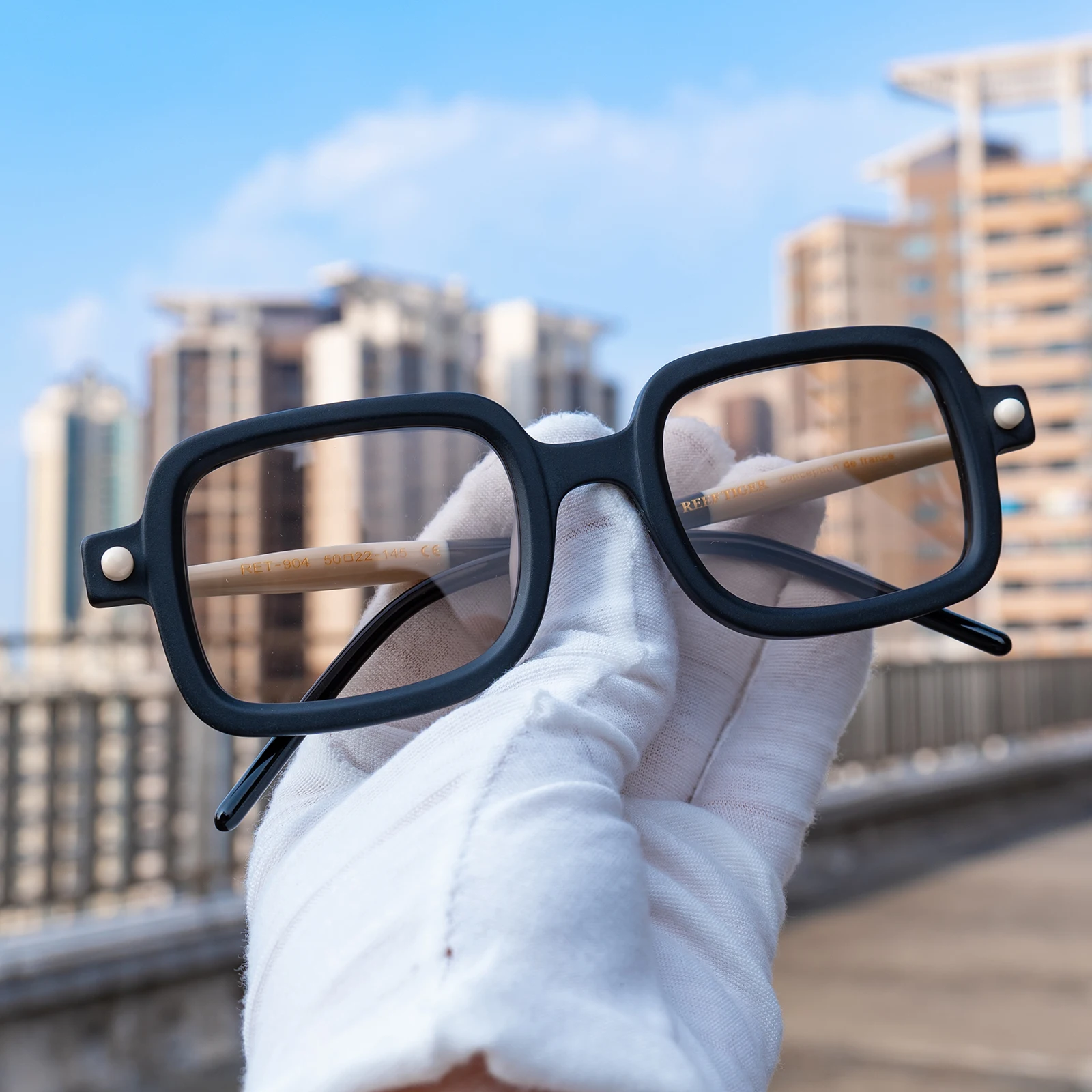 

Reef Tige Fashion Sand Black Frame Square Sunglasses 400UV Blocking Invisible Ultraviolet Full Brown Lens 100% Sun Protection