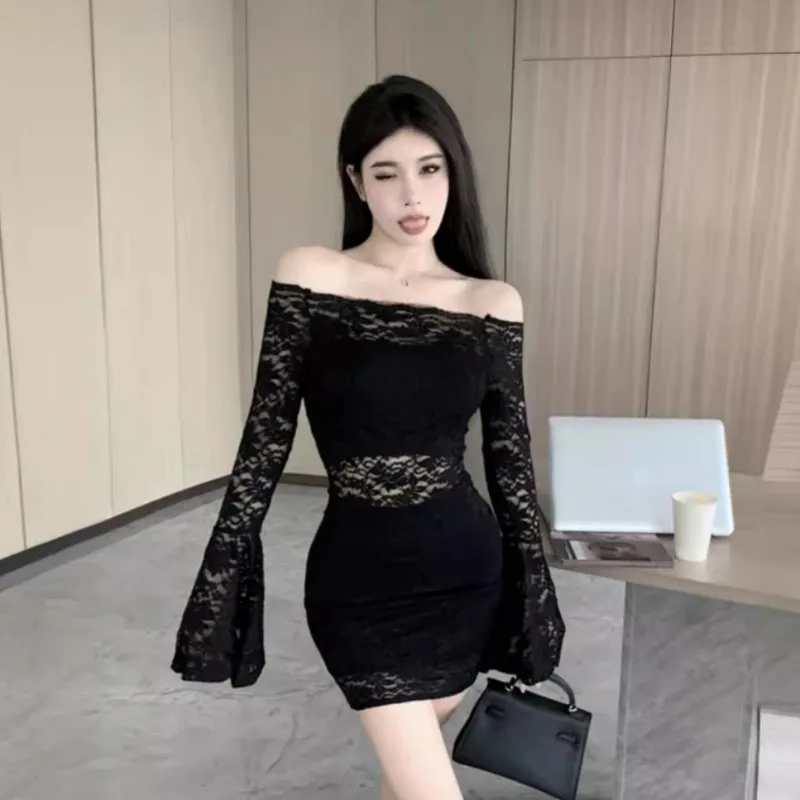 فستان دانتيل بكتف واحد للنساء خريفي نمط جديد مثير تنورة قصيرة معانقة الورك