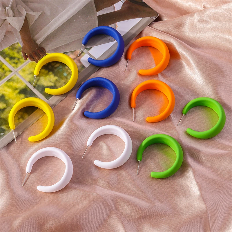 Candy-Farbige C-förmige Creolen im Koreanischen Stil für Frauen und Mädchen, Party- und Festival-Schmuck, Geschenke – Detail 3