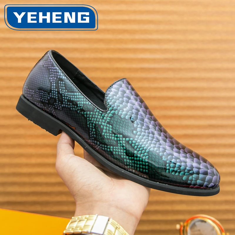 

Новые змеевидные мужские модные лоферы в европейском и американском стиле, повседневная легкая удобная деловая офисная кожаная обувь, мужские размеры 38-46