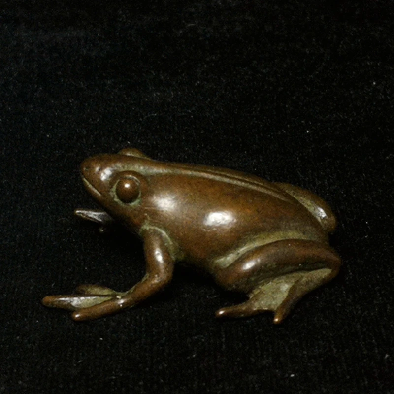 YIZHU CULTUER ART Size 4.2 × 4.1 cm Chinese Old Bronze Carving Frog Statue Pendant Decoration Collection