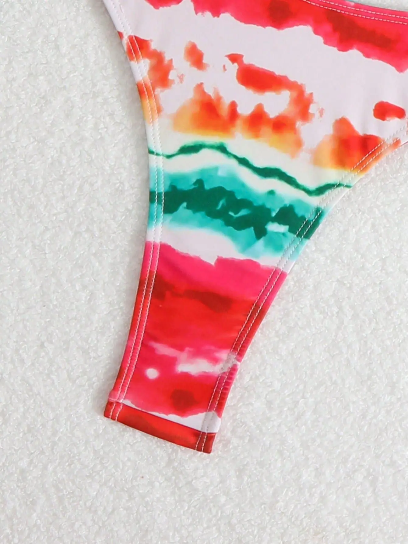 Conjuntos de microbikinis con estampado de tinte rojo sexy, trajes de baño de dos piezas con Tanga y lazo, conjunto de bikini tankini, ropa de playa