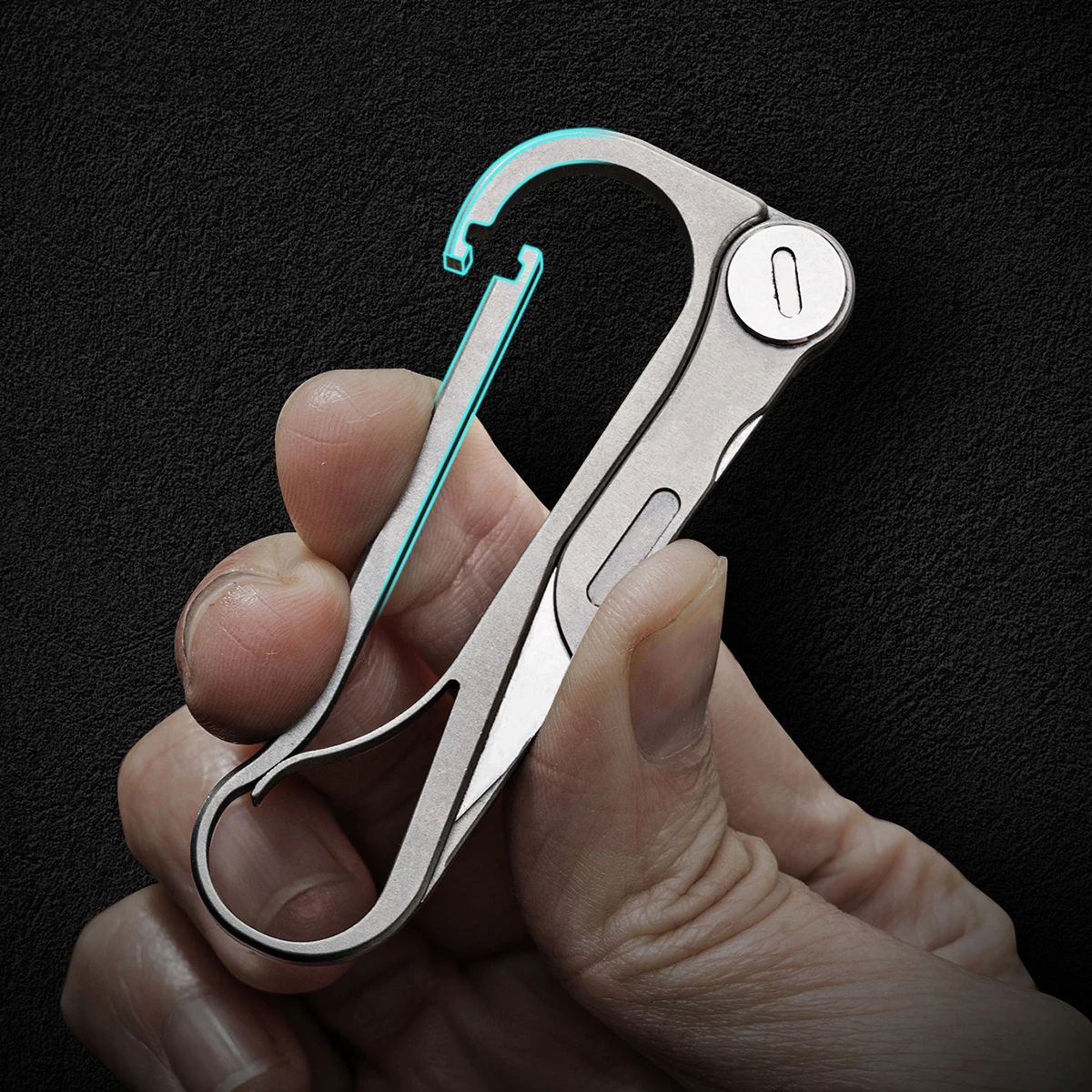 Unboxing Titanium Keychain Multifunction Carbiner Car Key Chain Knife Buckle EDC Outdoor Key Ring Holder for Christmas Day Gift