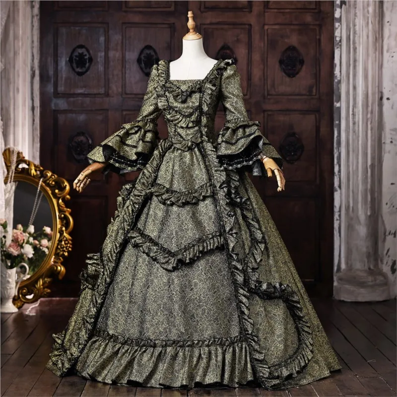 A close-up of the new patterned guy's real performance dress