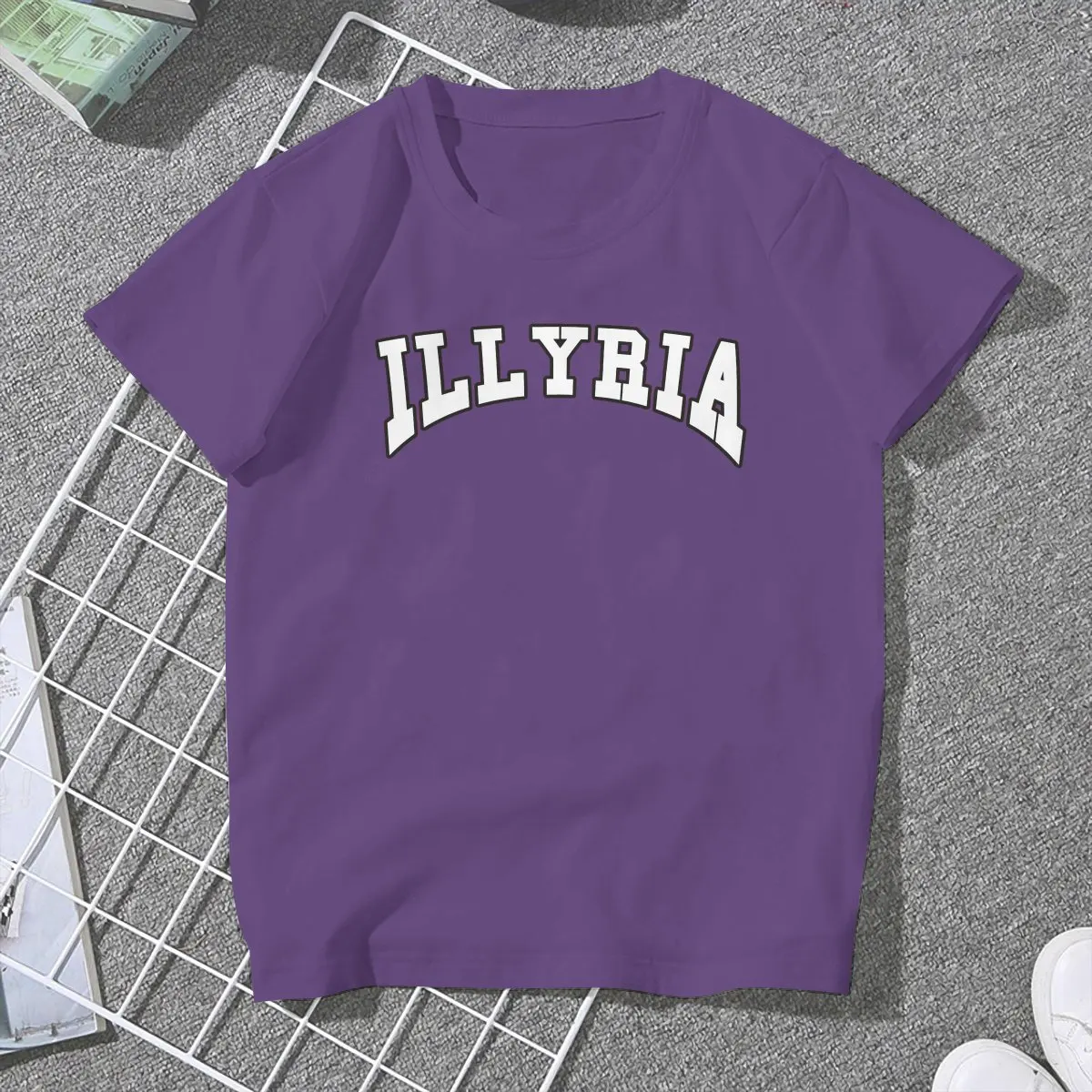 Shakespeare TShirt for Woman Girl Illyria She's The Man Soft Casual T Shirt Novelty New Design Fluffy