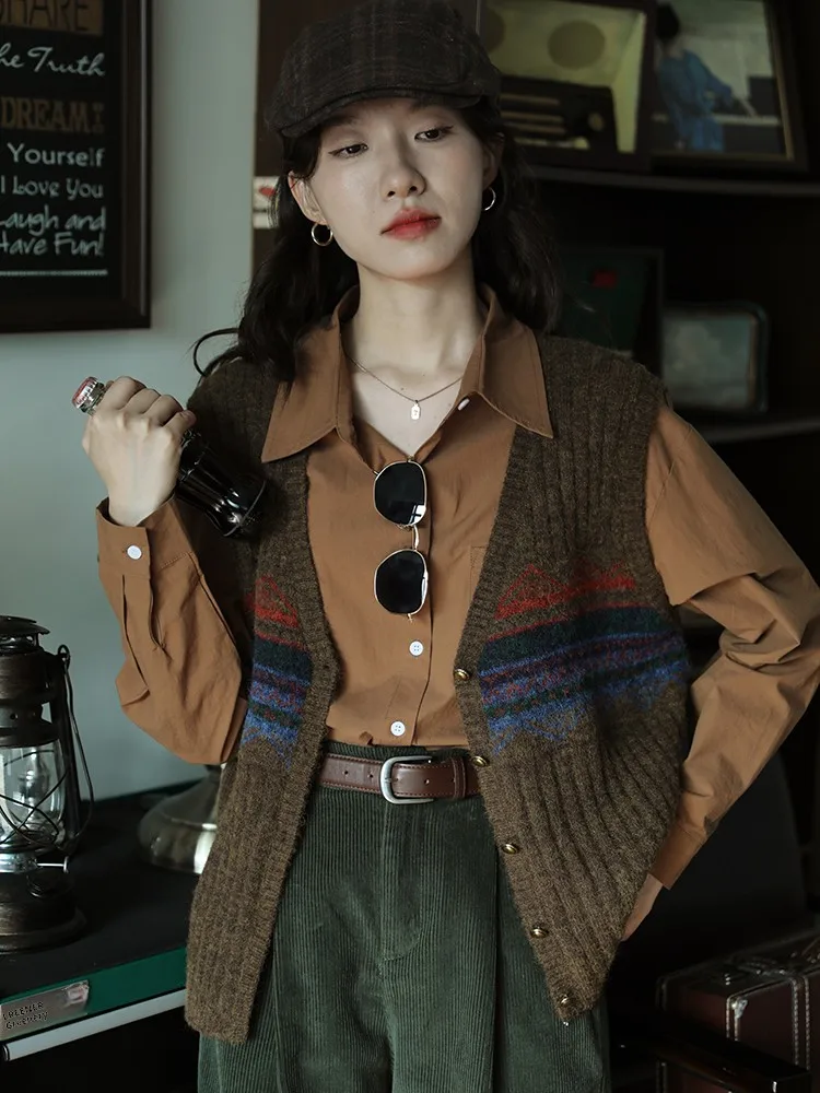 

Coffee Color V-Ne Knitted Sweater Vest Women's Faion Retro All-Match Design Autumn Winter Top Trendy Single Button Closure