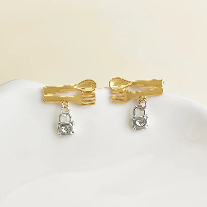 Double Color Cute Spoon Fork Stud Earrings for Charming Women Elegant Fashion Jewelry Personality Geometric Accessories