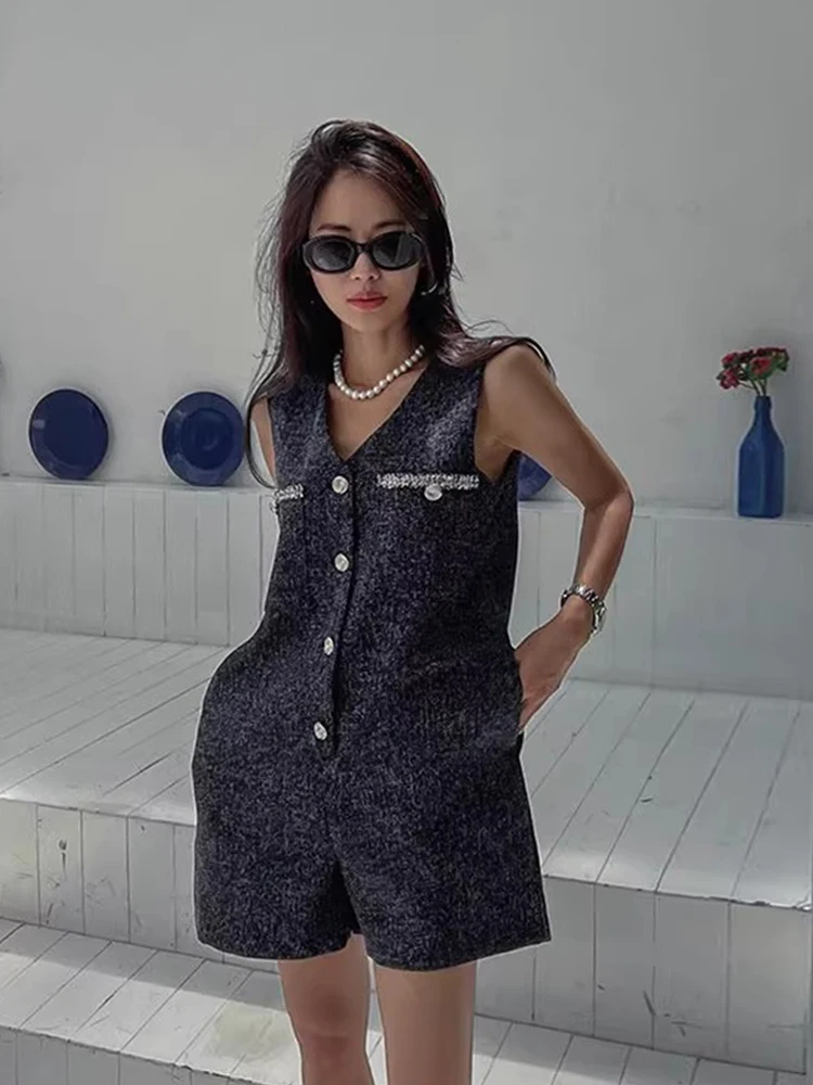 

2024 Women Short Jumpsuits Fashion Playsuits Summer Sleeveless V-neck Casual Solid Rompers Loose Buttons Elegant Pants