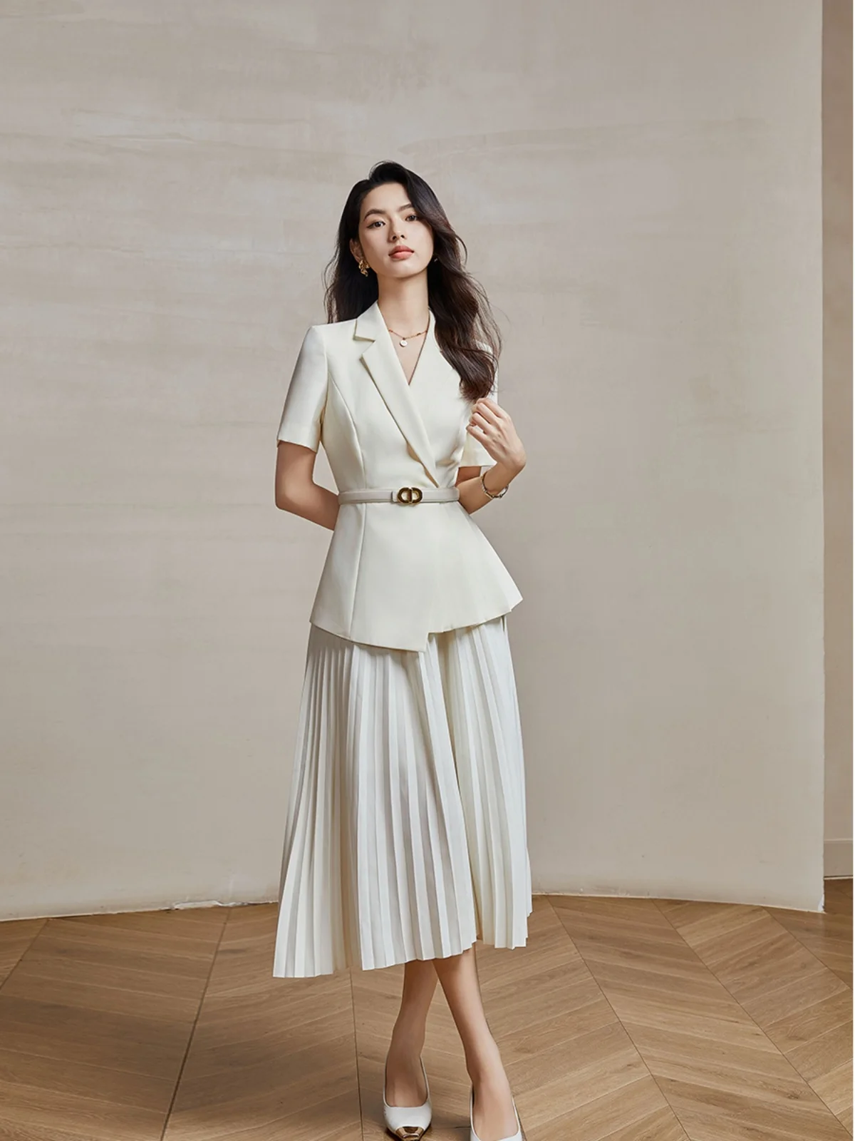 

Белый костюм-двойка Ele White для женщин: летний комплект для работы и повседневной носки, модный профессиональный деловой костюм с юбкой