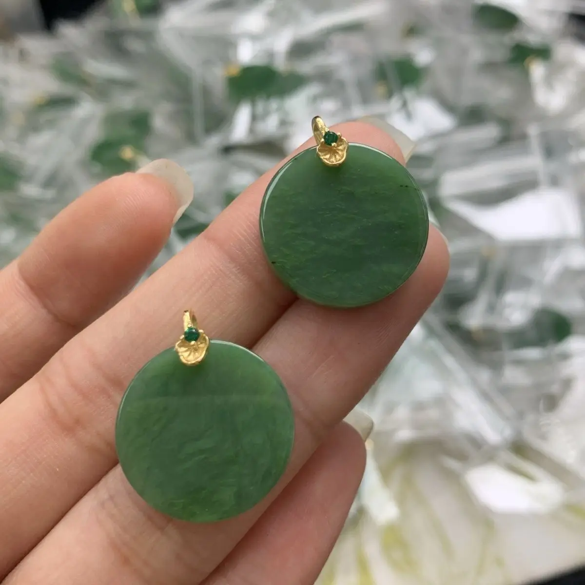 

New 925 silver Hetian jade jasper small round brand no matter brand pendant, free chain.