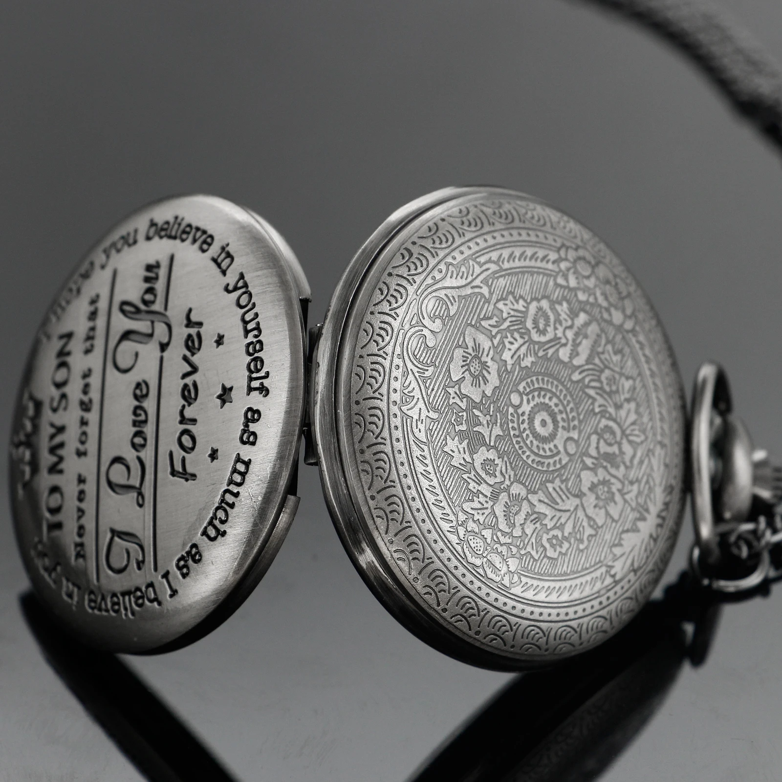 خمر لابني تصميم ساعات الجيب الكوارتز الفاخرة قلادة سلسلة ساعات الجيب الابن هدية عيد ميلاد عيد الميلاد ساعة الجيب