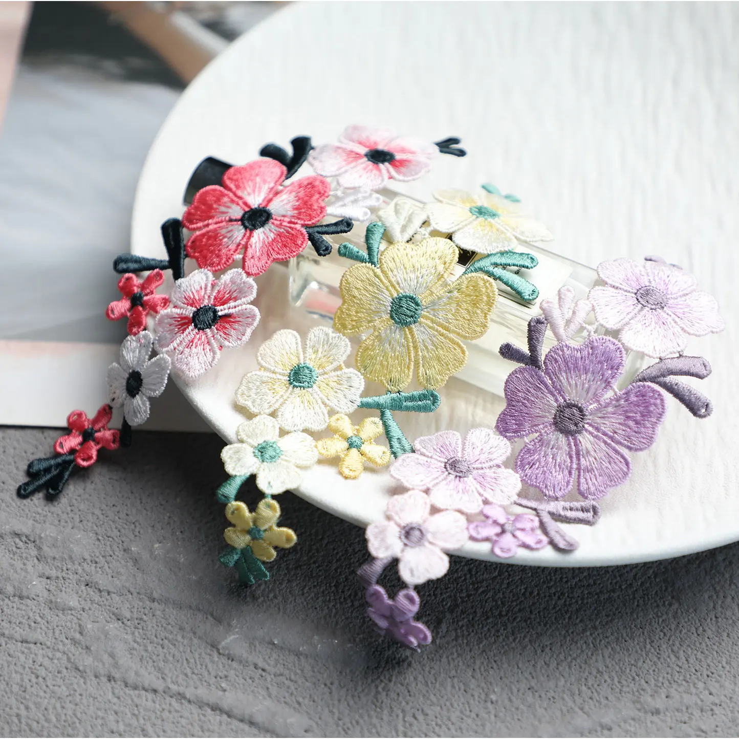 Small floral fabric patches for clothing collars and cuffs, embroidered accessories, embroidered clothing patches, fabric sticke