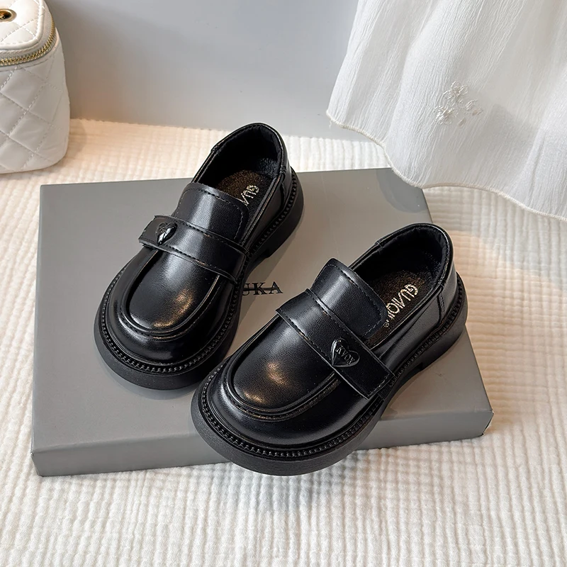 JGSHOWKITO Children Leather Shoes for Boys Girls Heart Button Non-slip Kids Loafers Black Party Wedding Flats Slip-on Classic