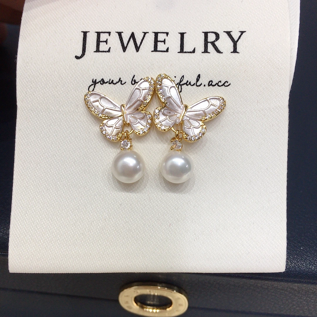 

ZHBORUINI 2025 New Arrival Freshwater Pearl Earring with Retro Butterfly Zircon 7-7.5mm Temperament Design Fashion Jewelry Gift