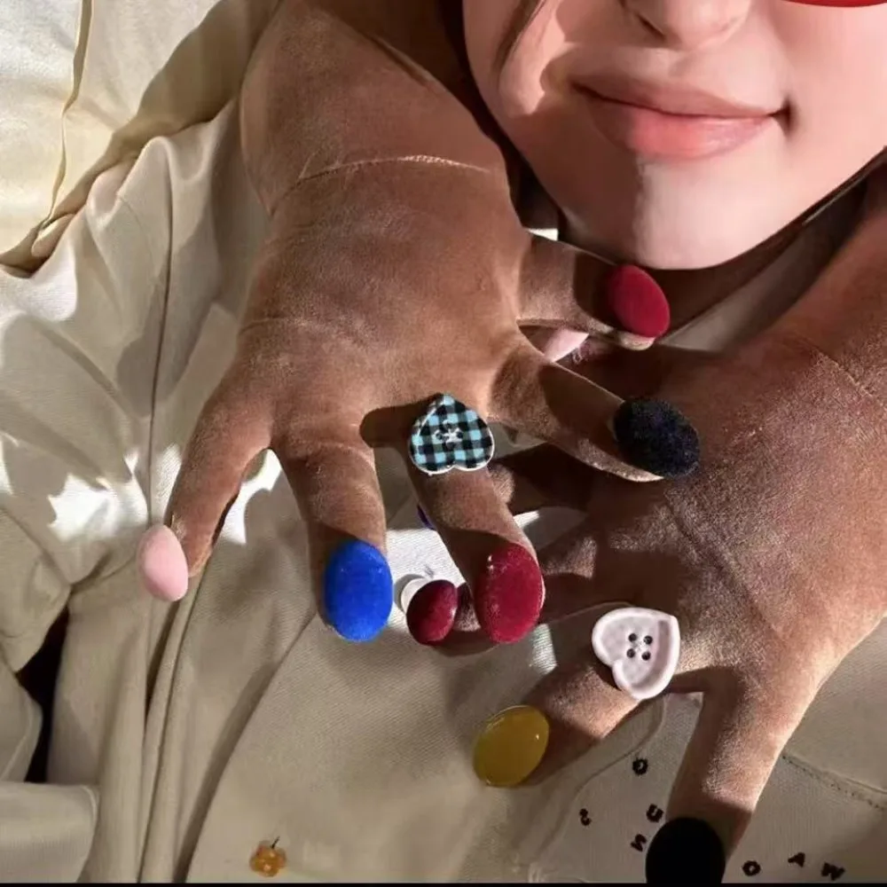 

New Cervical Support U-shaped Funny Finger Pillow PP Cotton Soft Cushion Decorated with Shiny Nails Soft Pillow