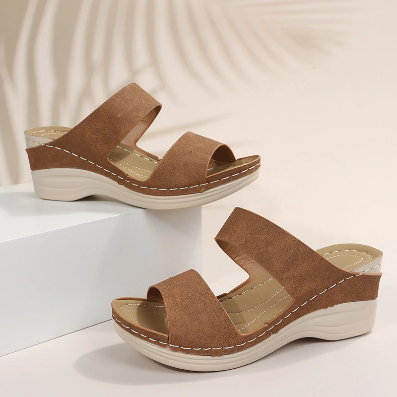 sandalias-femininas-de-verao-2026-tamanhos-grandes-estilo-retro-romano-casuais-de-pu-com-flores-plataforma-e-salto-anabela-35-43