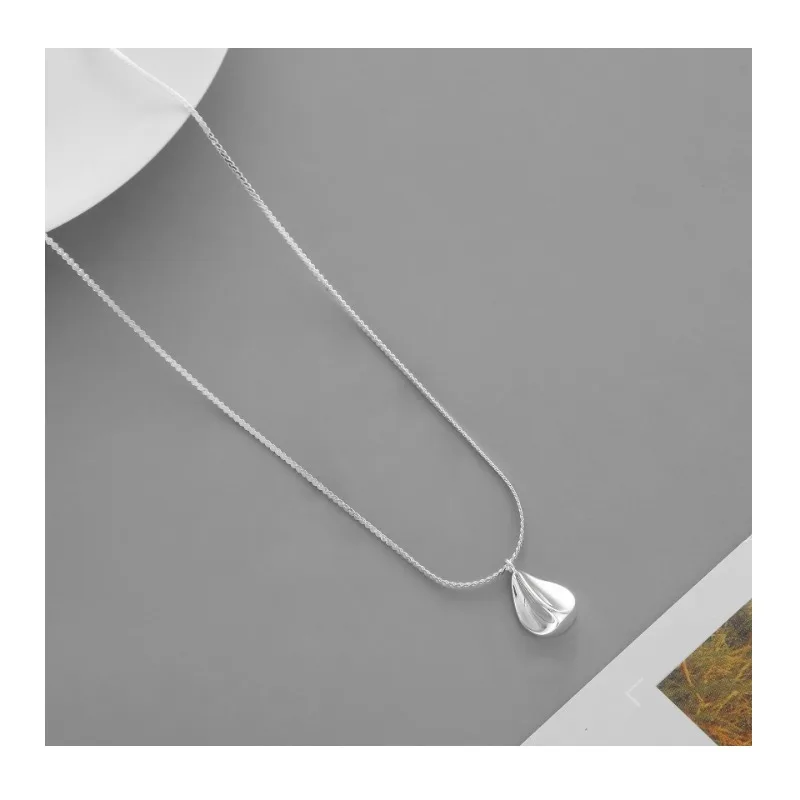 

Home Spring New Irregular Water Drop Stud Earrings Niche Three-dimensional Delicate Glossy Pearl Stud Earrings Clavicle Chain