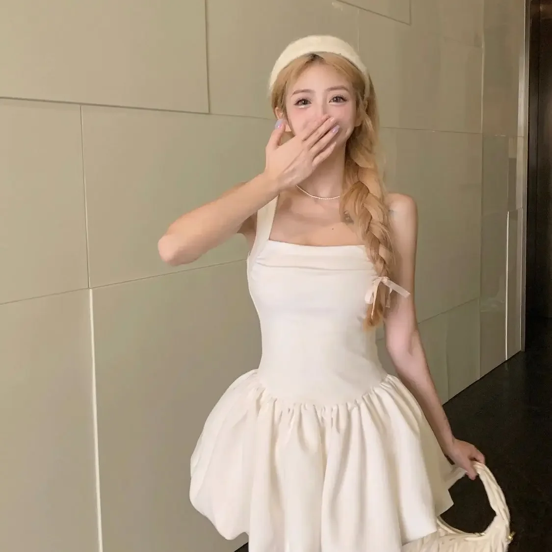 Vestidos de tirantes blancos para mujer, minivestido Sexy con espalda descubierta para vacaciones, moda coreana universitaria, informal, para playa, vestido de baile