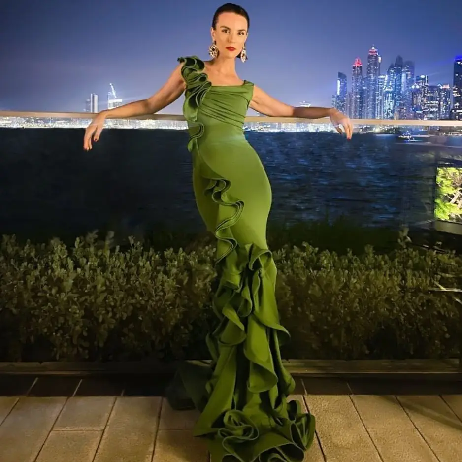 Vestido de satén con cuello cuadrado, traje de noche ajustado con volantes de tafetán, sirena, elegante, verde, Trompeta