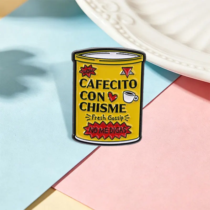 Cafecito Con Chisme Emaille-Anstecknadel Lustiger Spanischer Lateinamerikanischer Humor Kaffee Frische Gerüchte No Me Digas Brosche Reversnadel Modeschmuck Geschenk – Detail 7