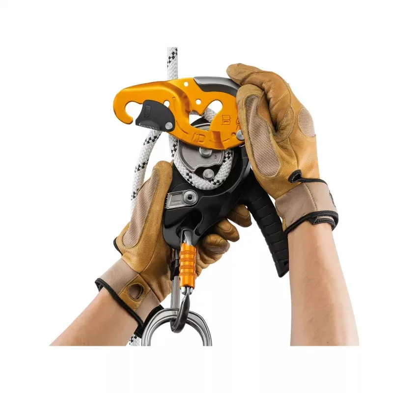 Outdoor Rock Climbing Descent Control Gear, Safety Descending Device For Mountain Climbing And Wilderness Mountaineering Sports