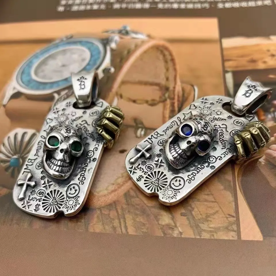 

Sterling Silver Graffiti Skull Head Hanging Tag Pendant for Men, Handsome, Cool, Punk Style, Exaggerated Retro Trendy Necklace P