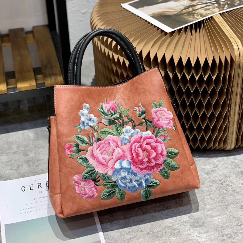 MOTAORA 2025 Új chinesa stílusú embroidered Női Kézitáska Csillogás Plutónium bőrből Boltváll Olvasottság Préselt crossbody Női táska számára hölgyek