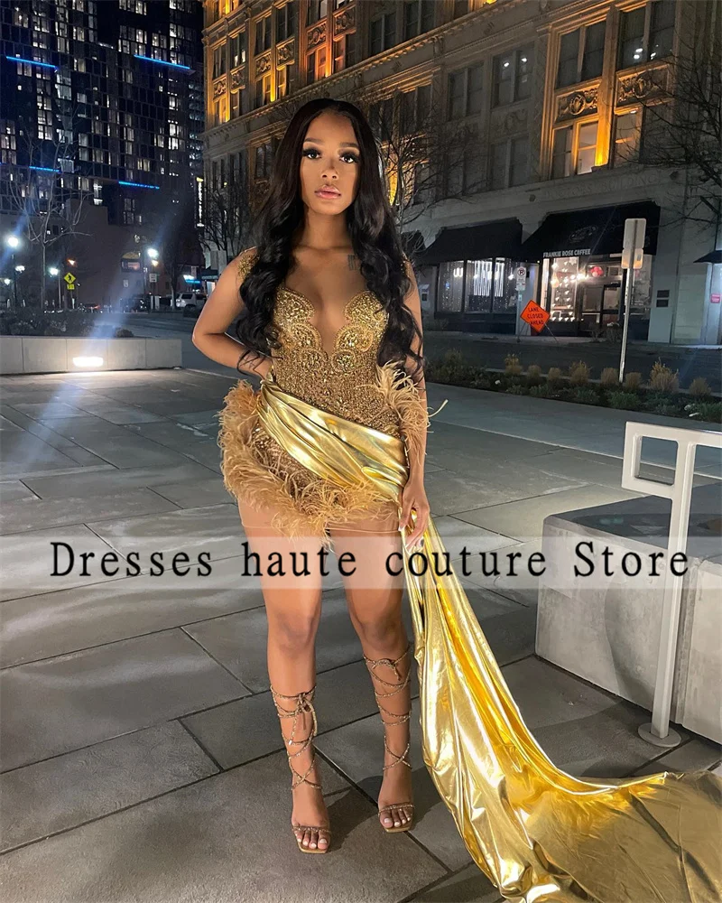 

New Gold Feather Short Prom Dresses For Black Girls 2024 With Train Rhinestones Crystals Mini Cocktail Dress Homecoming Dress