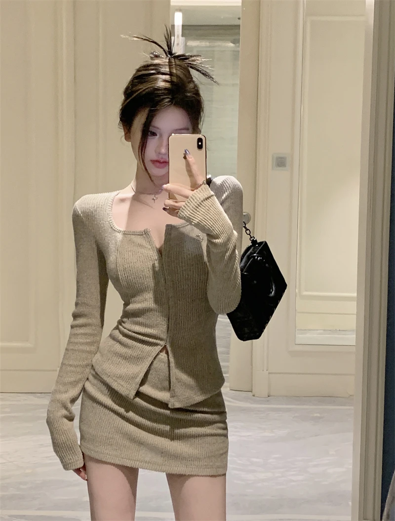 

Elegant Long Sleeve Knitted Set Women's Fashion Bodycon Skirt And Top Two-Piece Spring 2026 New Style Casual Comfortable Fit