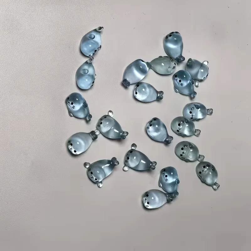 10 Pieces of Luminous Mini Sealed Resin Decorations. Creative Gifts for Home Decoration. Random Shapes. Models of Marine Animals