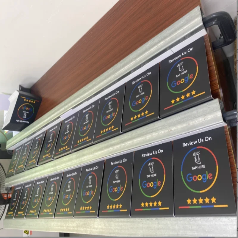 13,56 MHz programmierbare Google Review Card NFC-Stationstisch NFC Google Reviews Display Biegekarte stehende Markenhalterung