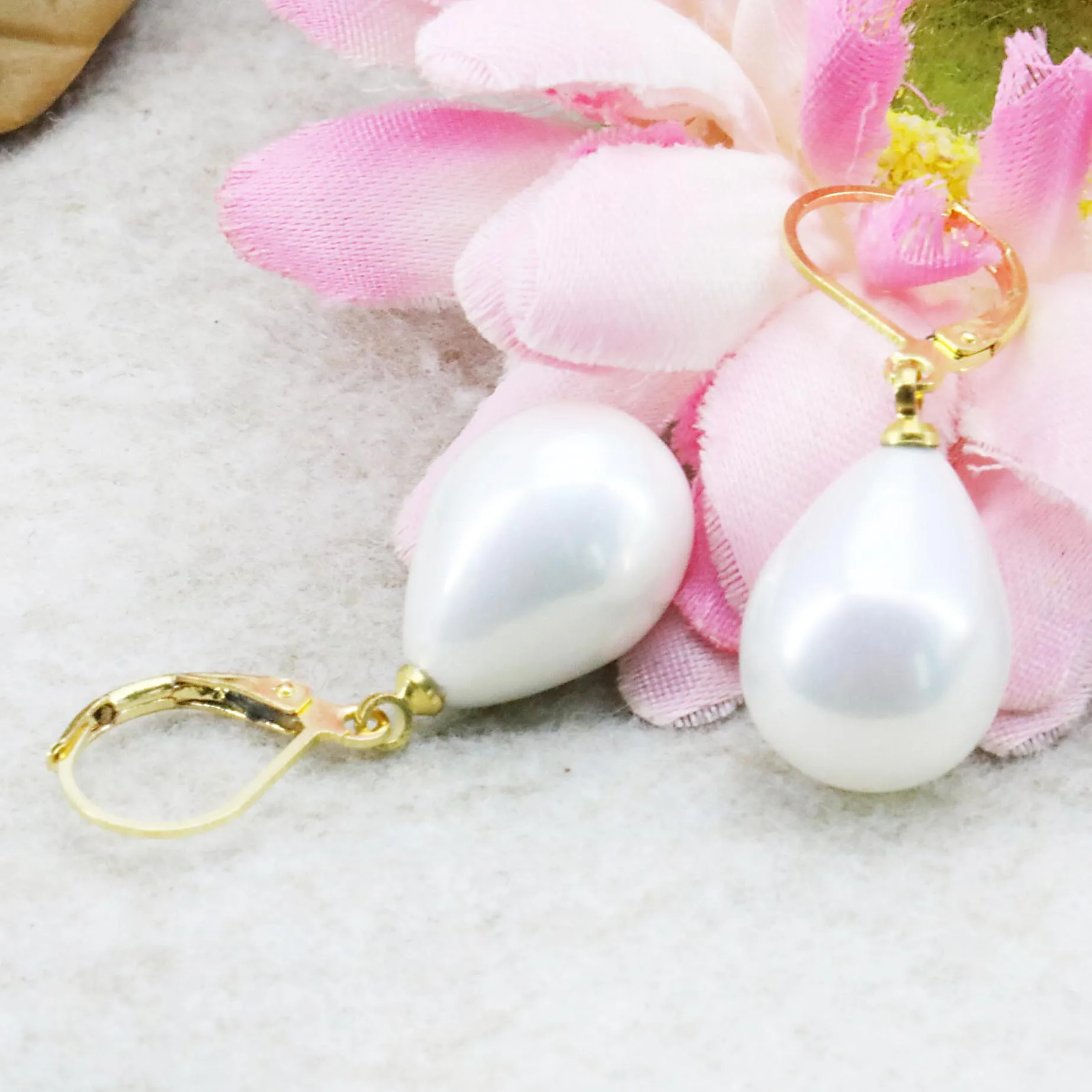 High Quality white Natural Shell Pearl Earrings Ear Eardrop Water Tears Wedding Women Girls Gifts Jewelry making Design 12x16mm