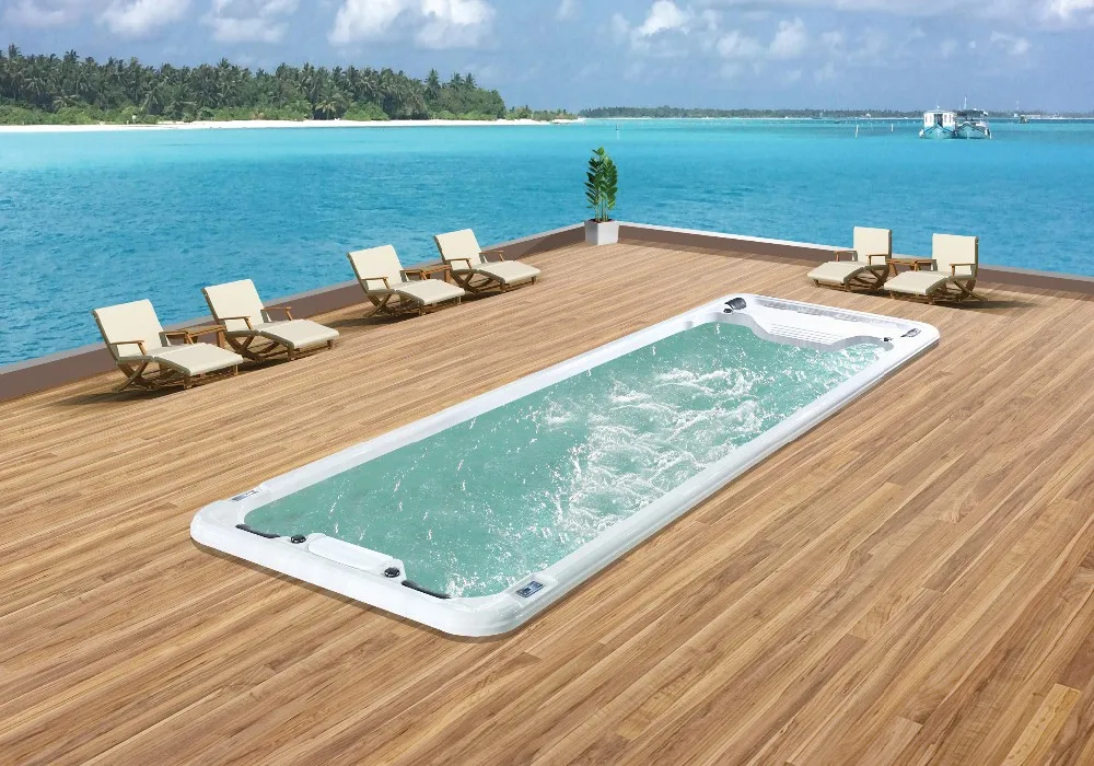 Free-standing outdoor acrylic hot spring equipment is convenient for family swimming massage drainage