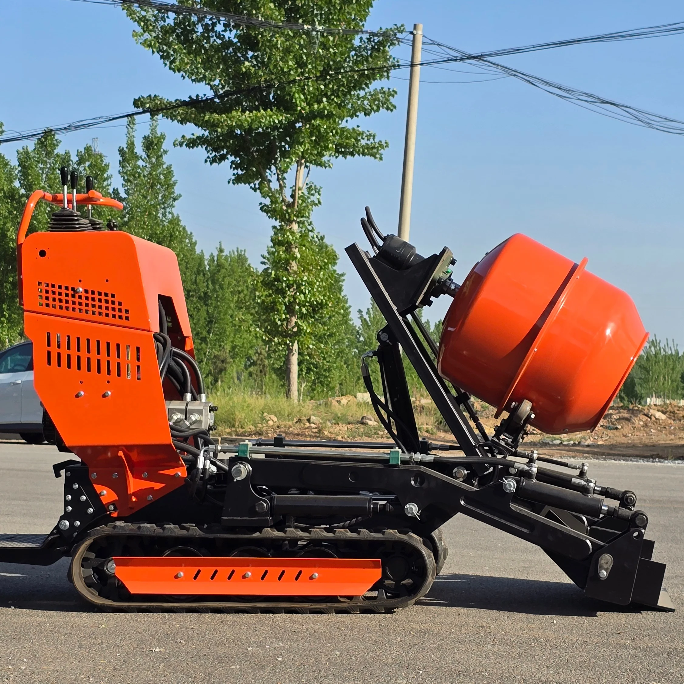 Portable Concrete Mixing Machine Crawler, 350L Diesel Powered Auto Feeding Compact Tracked Mixer for Sandy Beach Orchard Jobs