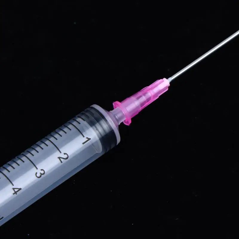 5-teiliges Set aus Kunststoff-Diffusoren, Spritzen, Strohhalmen, Tropfernäpfchen, Sprühflaschen und anderen Kosmetikwerkzeugen für die Nachfüllung von Parfüm. – Detail 13