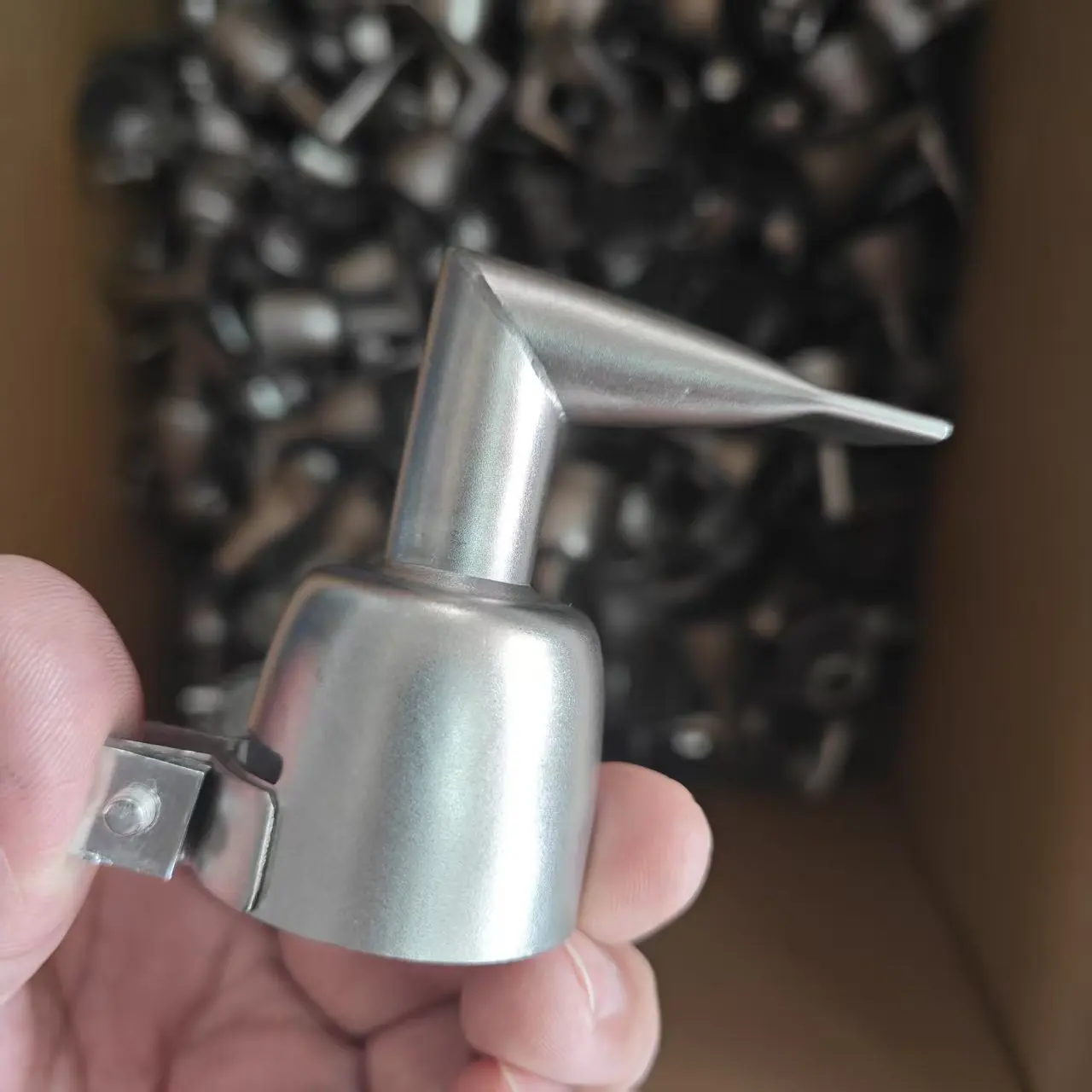 Angled Nozzle with 90 Degrees 20mm Nozzle for Hot Air Membrane Welding Guns Welder Tip Plastic Welding Accessories