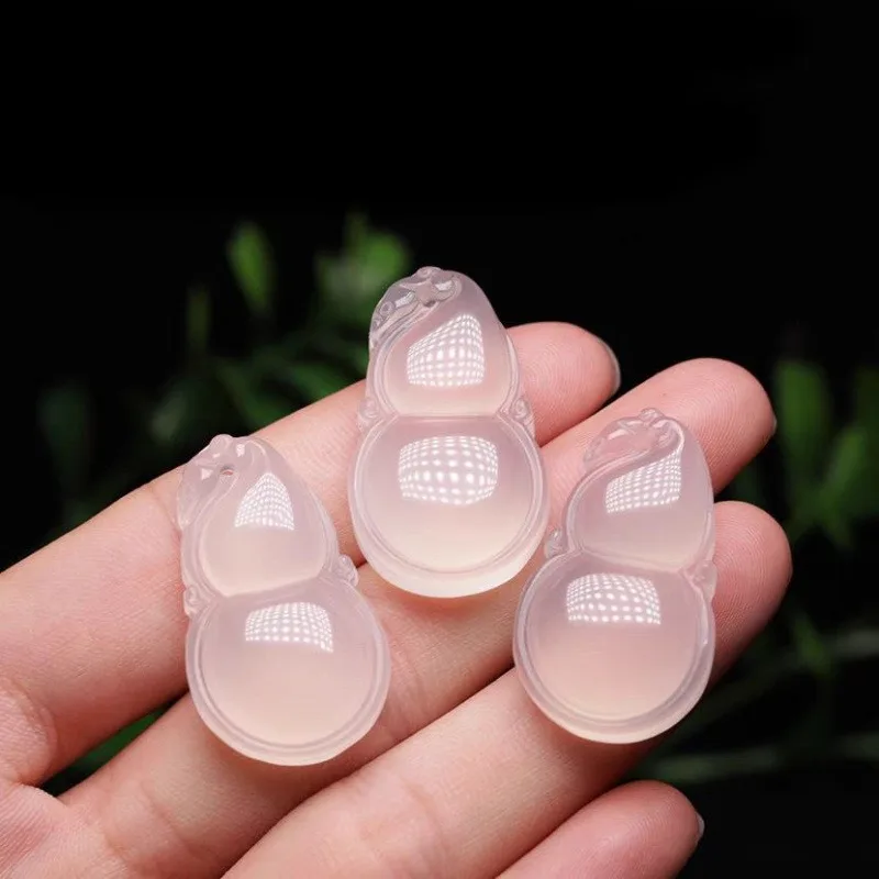 

Ice White Agate Gourd Pendant, Simple Temperament Necklace