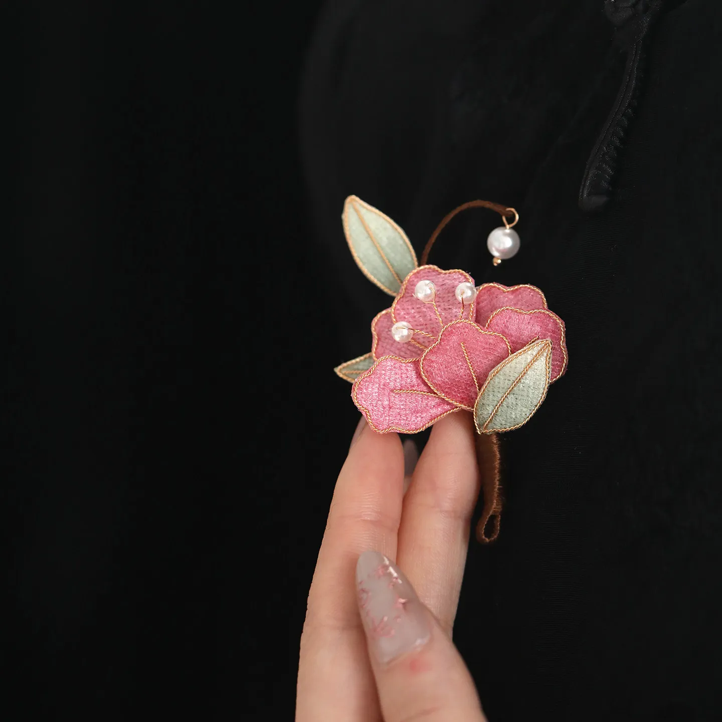 Chinese Style Handmade Pink Fabric Flower Brooch Faux Pearl Vintage Oriental Lucky Blessing Pin For Women Cheongsam Party Wear