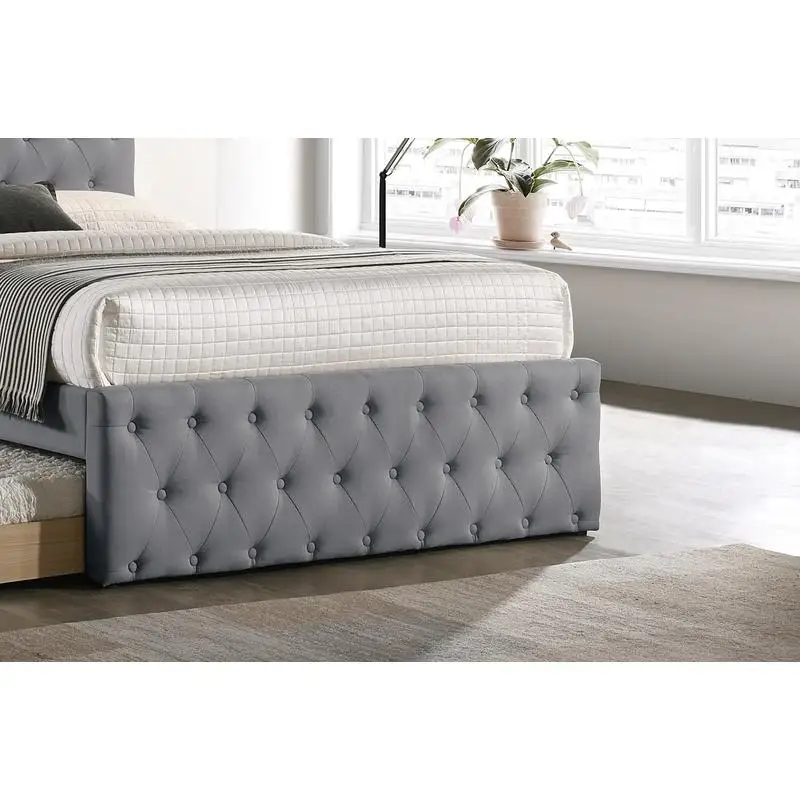 سرير معاصر بحجم مزدوج مع دولاب، منجد من الخيش باللون الرمادي الفاتح، لوح رأسي معنقدة بأزرار ولوح قدم، شرائح خشبية،