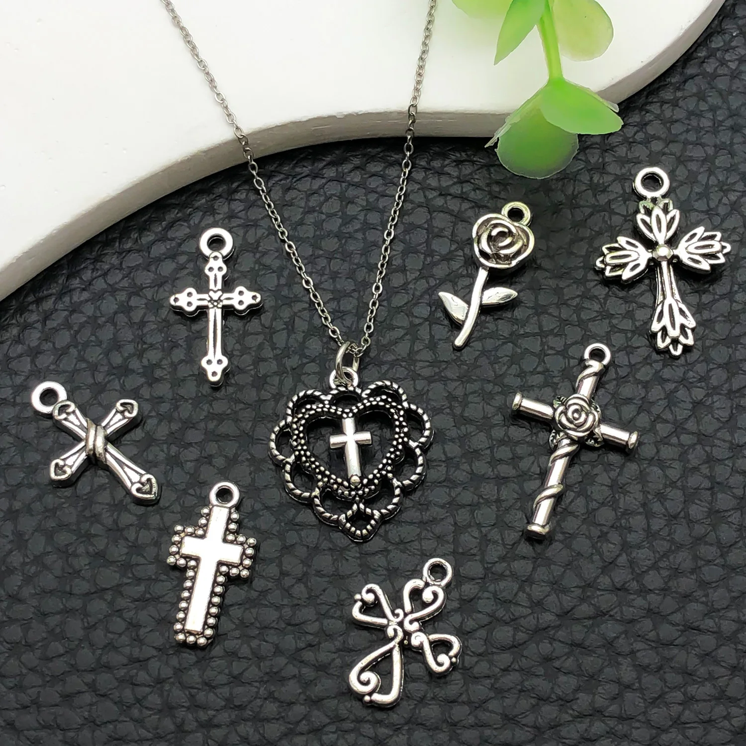 52pcs Assorted Cross Pendants  - Jewelry Making Tutorials 评论和价格