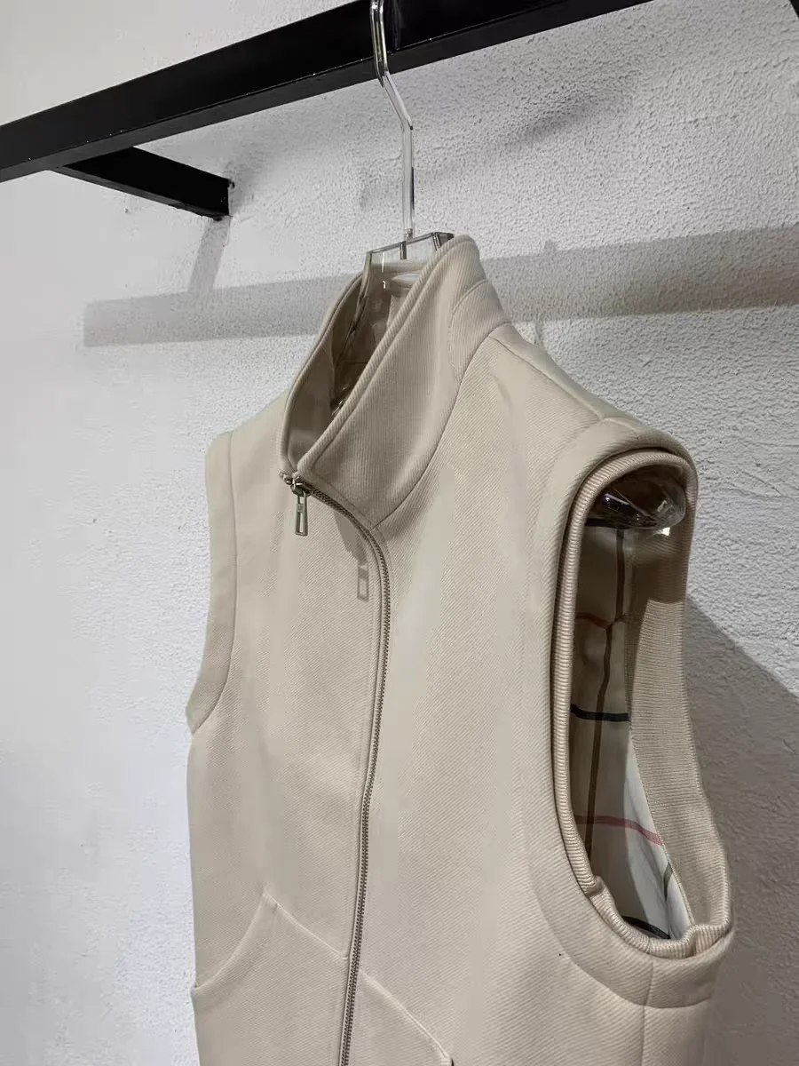 سترة LP Italian 25aw بياقة واقفة كاجوال بسيطة بدون أكمام